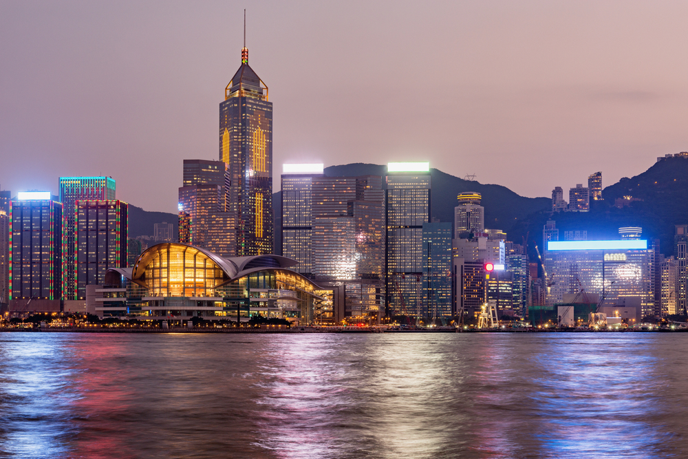 Hong Kong mulls shorter COVID quarantine for travellers